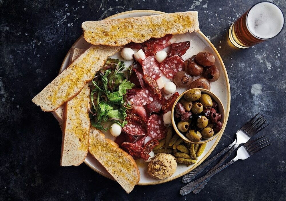 Фото The George of Colchester