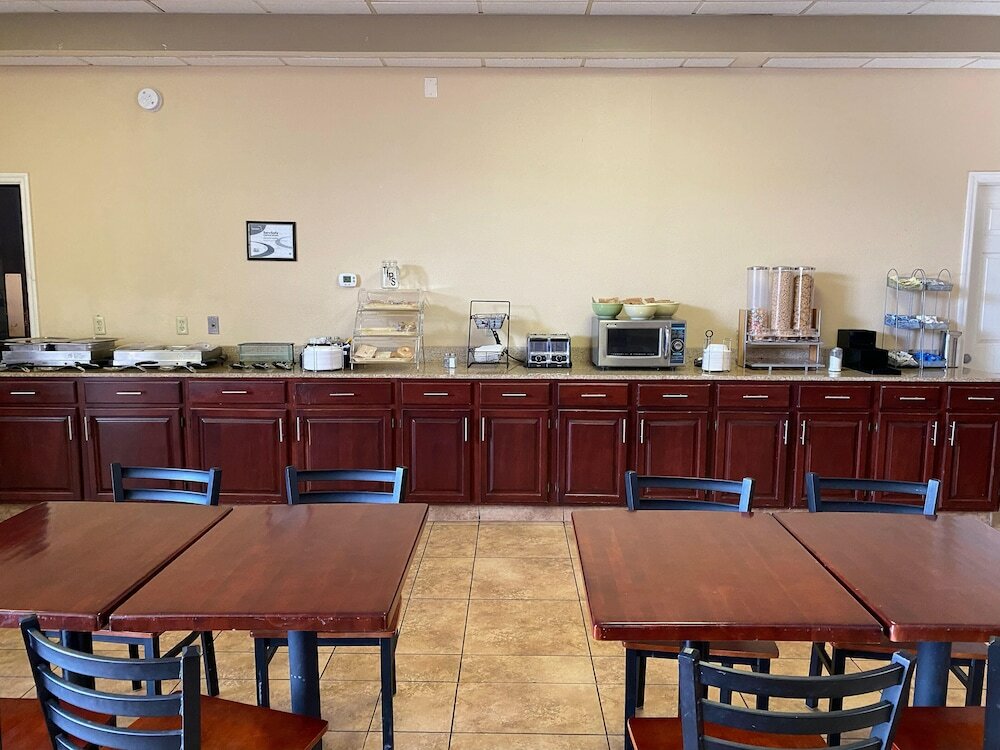 Фото Quality Inn & Suites