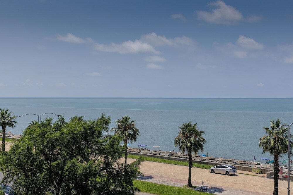 Фото Aqua Hotel & Apartments Batumi