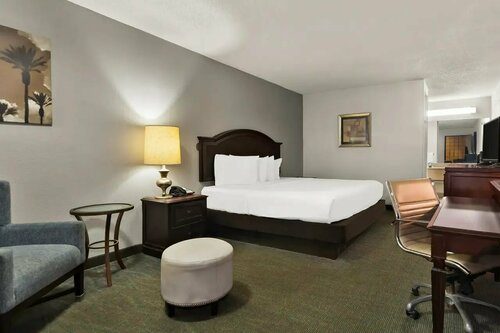 Гостиница Rodeway Inn Lumberton Central в Ламбертоне