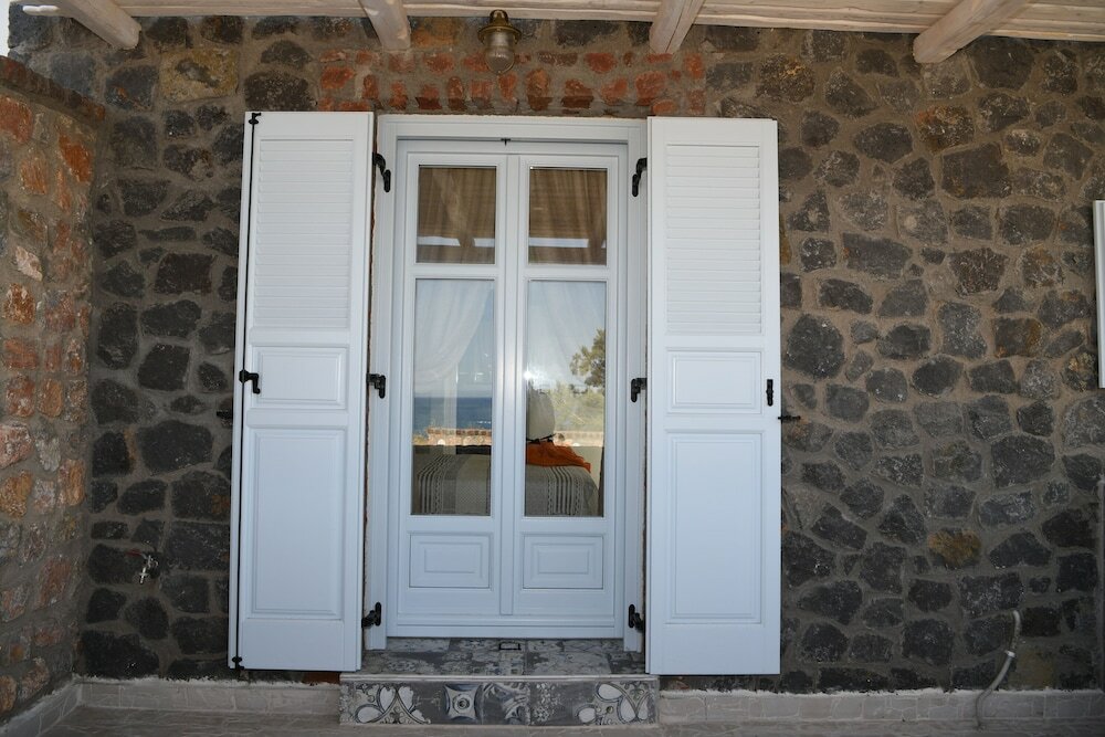 Фото Starlight Luxury Seaside Villa & Suites