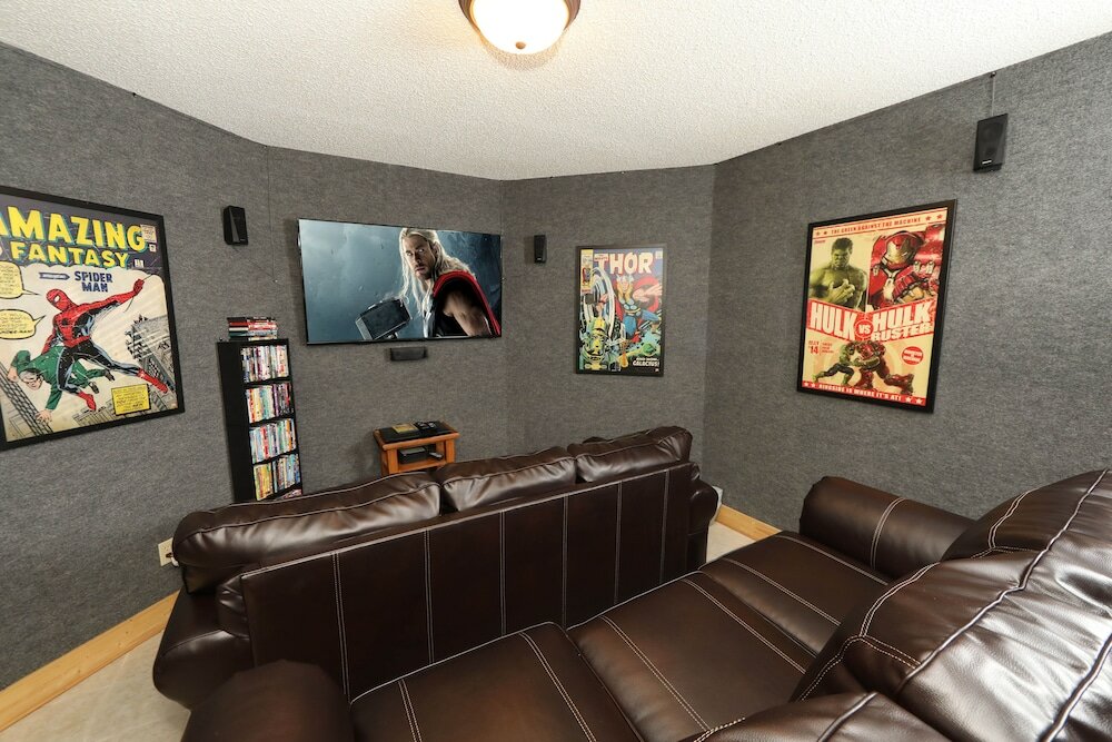 Фото Majestic Manor - Five Bedroom Cabin