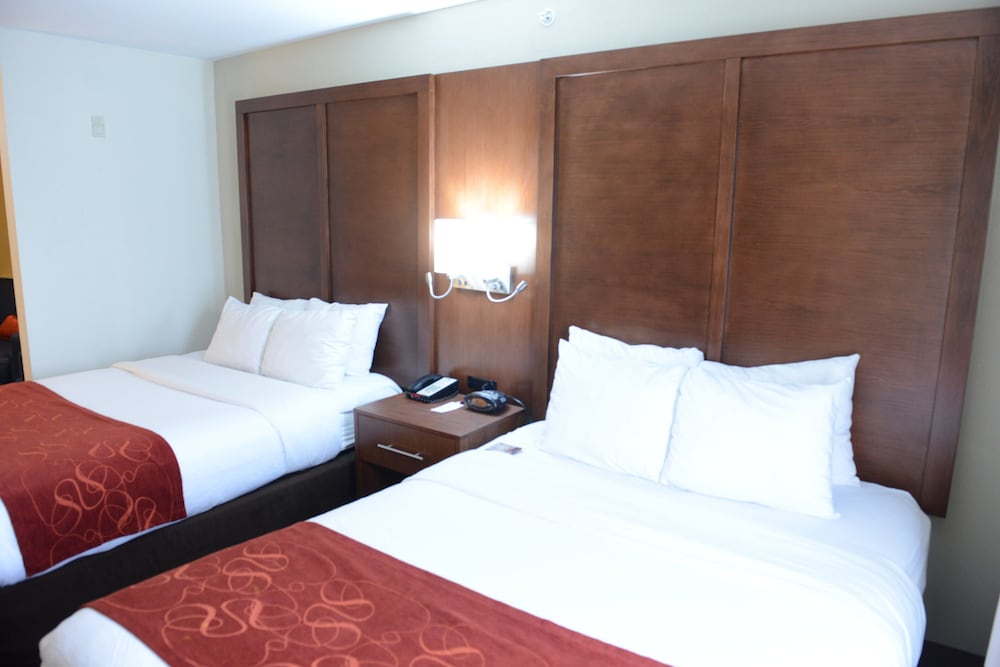 Фото Comfort Suites Urbana Champaign, University Area