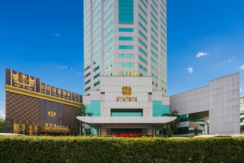 Внешний вид отеля Hotel Silverland в Дунгуани, фото 1