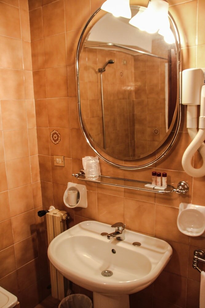 Фото Garden Hotel