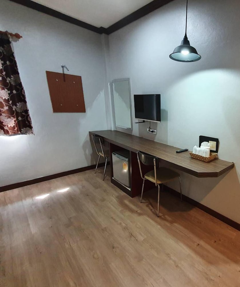 Фото Golden House Hotel Sakaeo