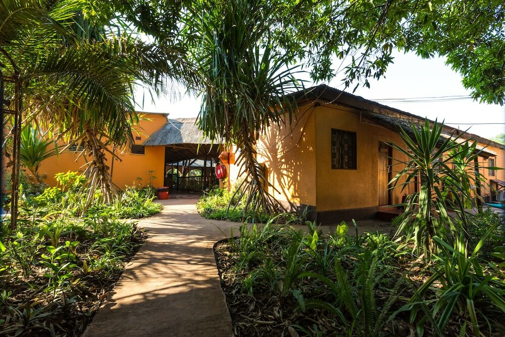 Фото Jollyboys Backpackers