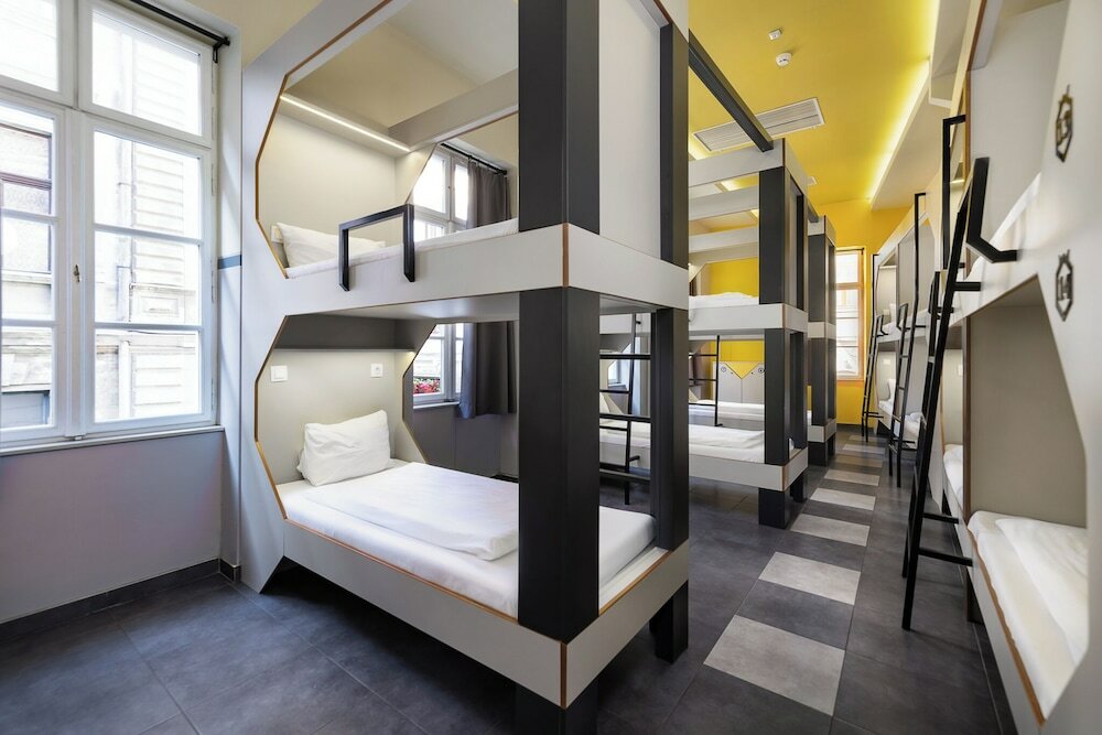 Фото The Hive Party Hostel