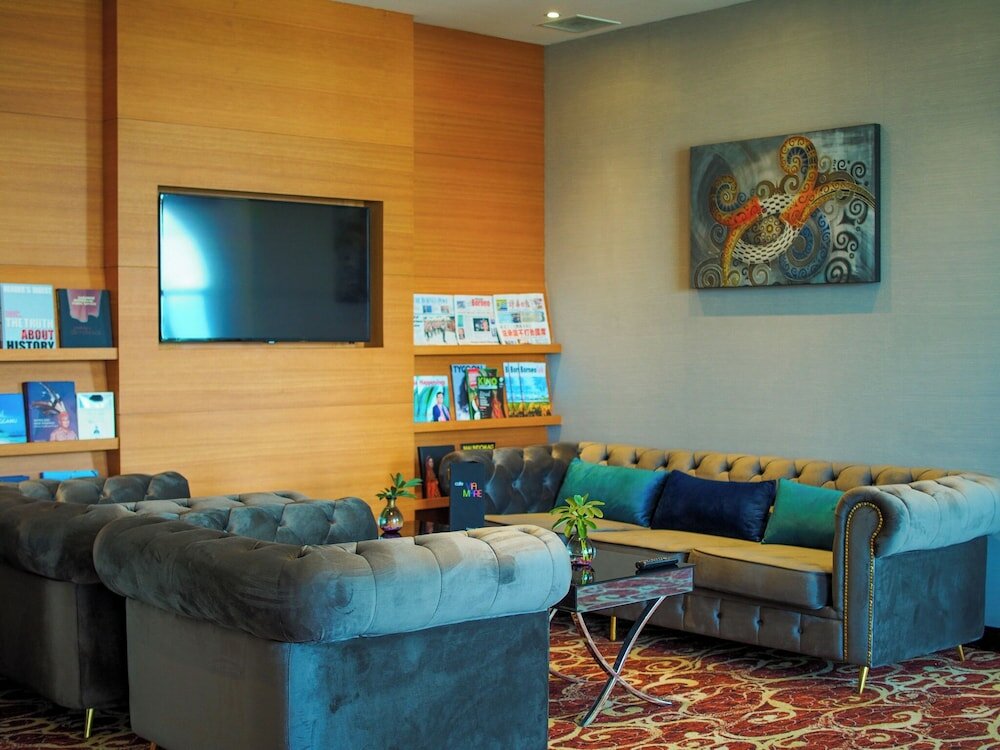 Фото The Waterfront Hotel