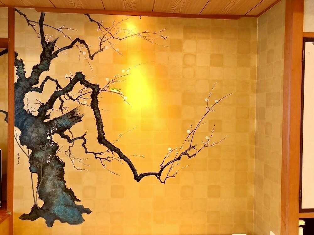 Фото Hotel Hoho A hotel overlooking the Echigo Plain and the Yahiko mountain range