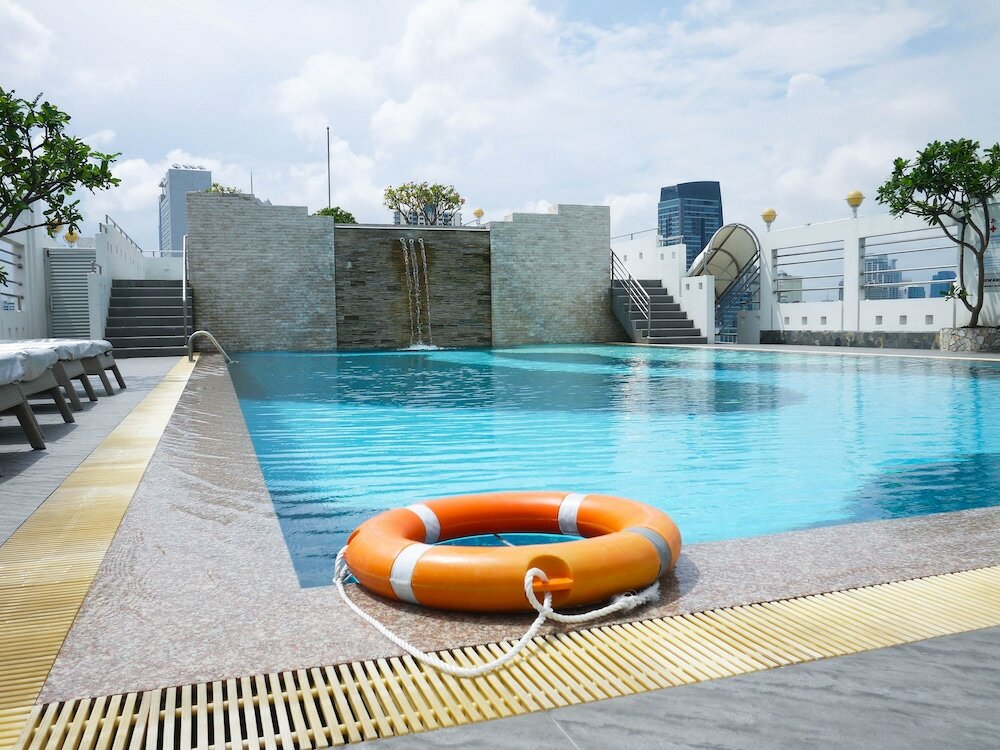 Фото Zenith Sukhumvit Hotel