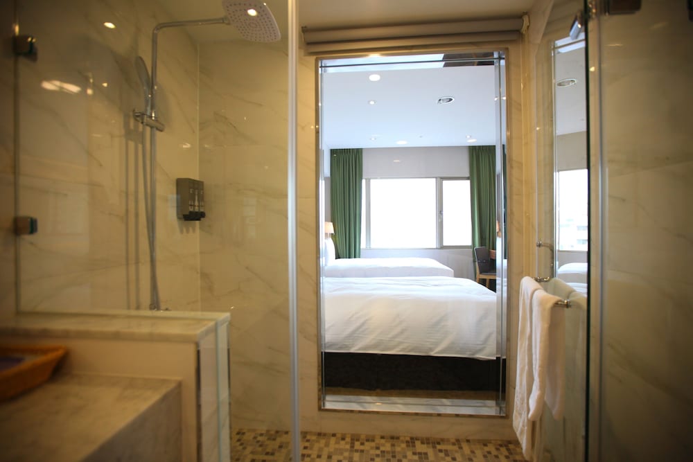 Фото Aeris International Hotel