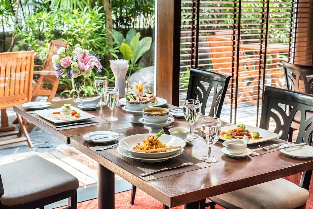 Фото Zenith Sukhumvit Hotel