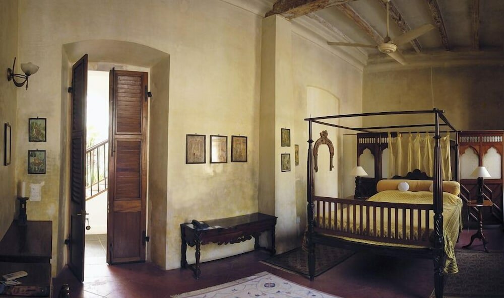 Фото Hotel De L'Orient Pondicherry