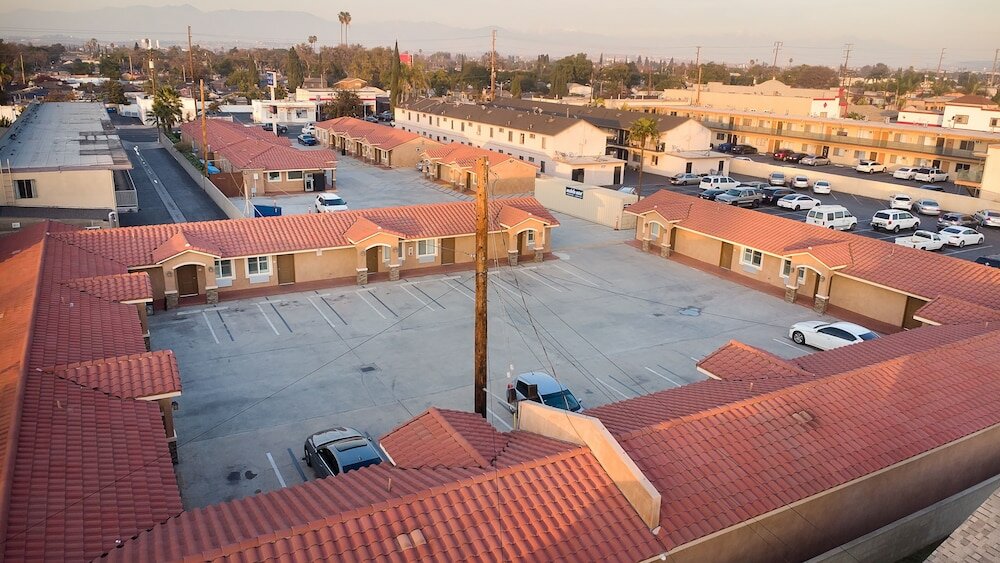 Фото Diamond Bell Inn & Suites