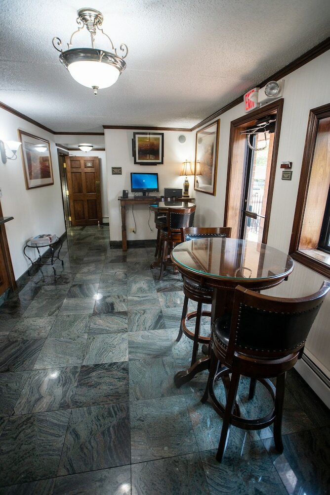 Фото The Holland Hotel