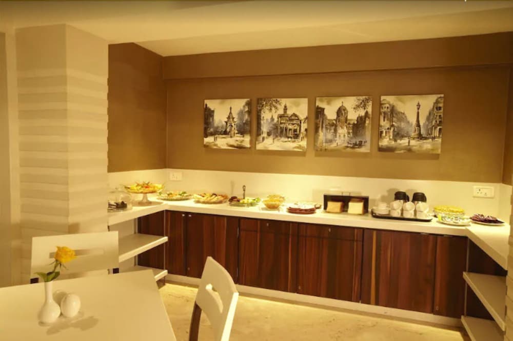 Фото Hotel Bawa Continental