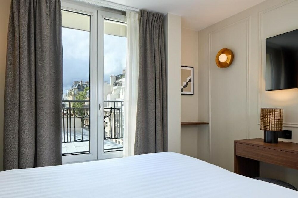 Фото отеля 2