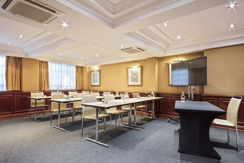 Фото Melia White House Apartments