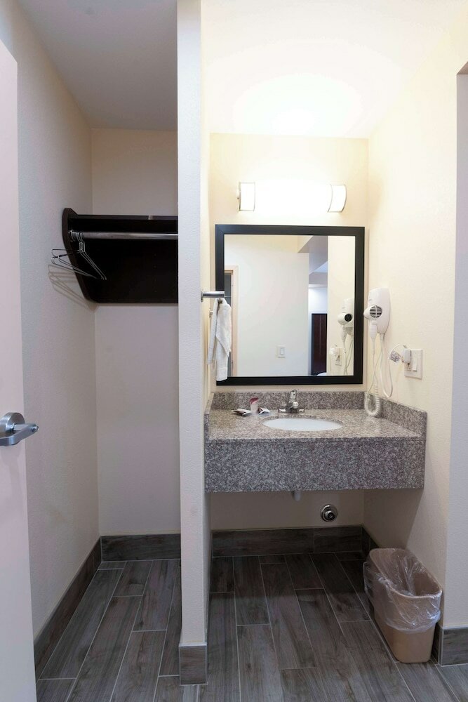 Фото Knights Inn South Amboy