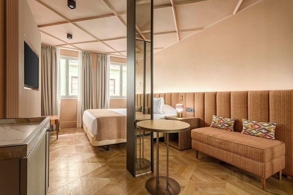 Фото Room Mate Leo Hotel