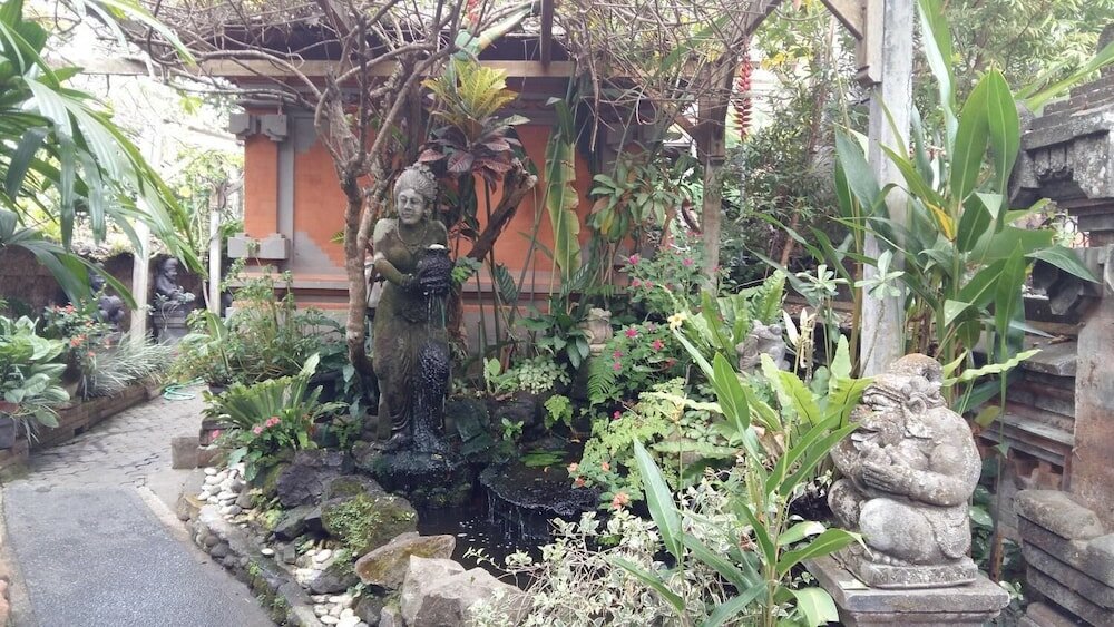 Фото Desak Putu Putra Homestay