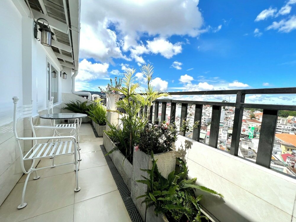 Фото Tulip Hotel 3