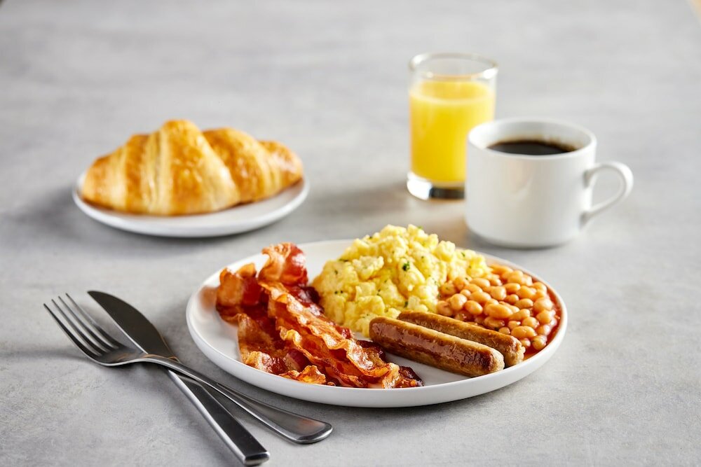 Фото Holiday Inn Express & Suites Aurora, an Ihg Hotel