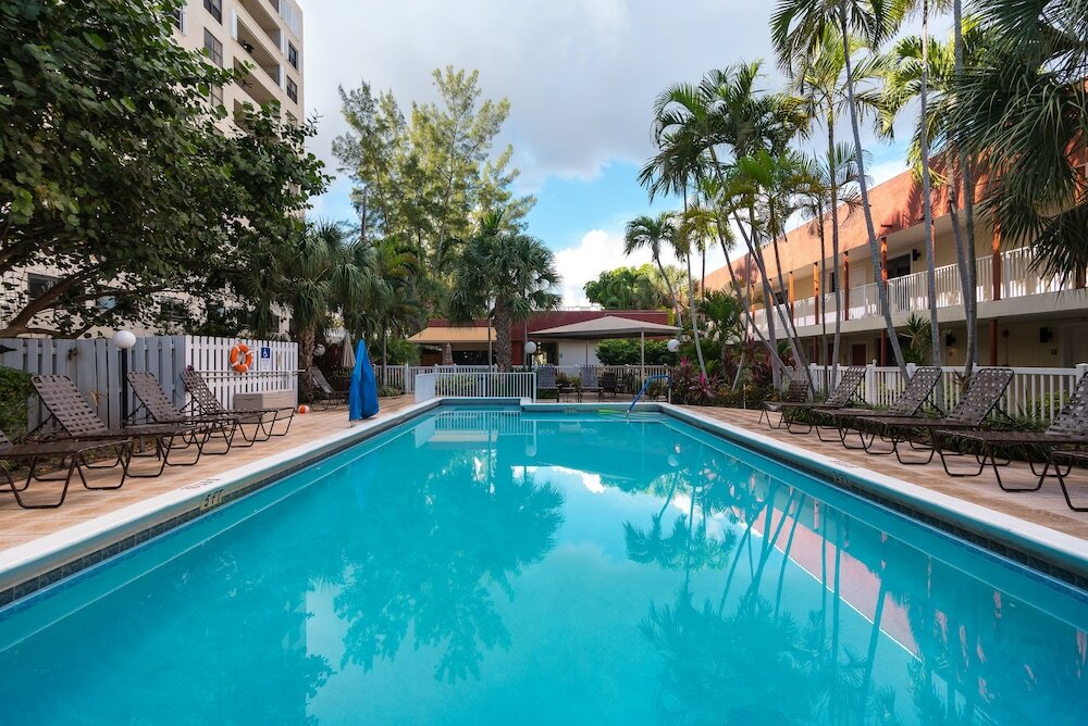 Фото La Costa Beach Club by Capital Vacations