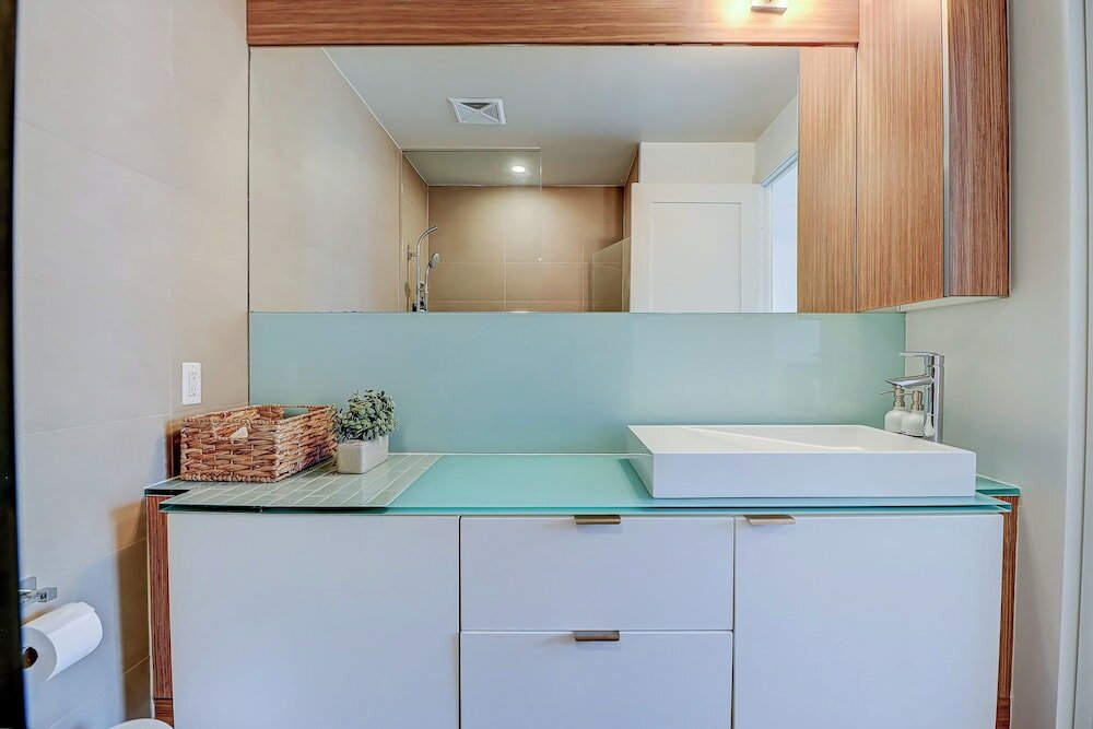 Фото Life Suites Loft - Cn Tower