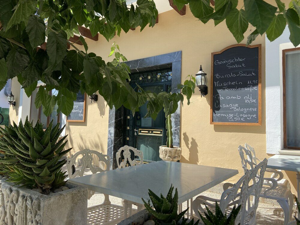 Фото Hostal Villa Rosa