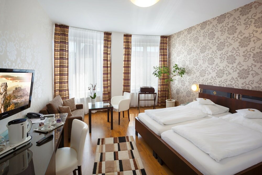 Фото отеля 2