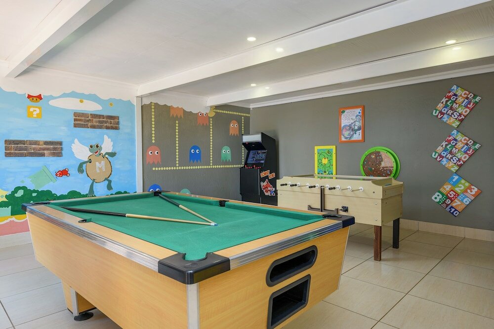 Фото Cayley Mountain Resort