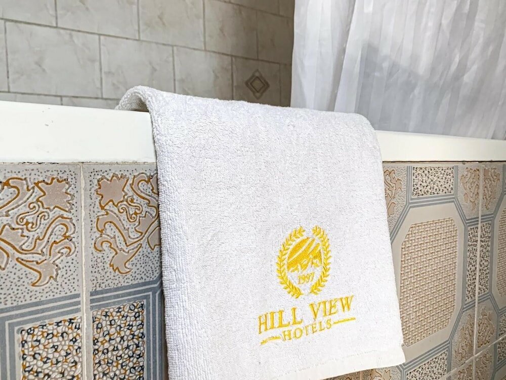 Фото Hill View Hotel West Airport