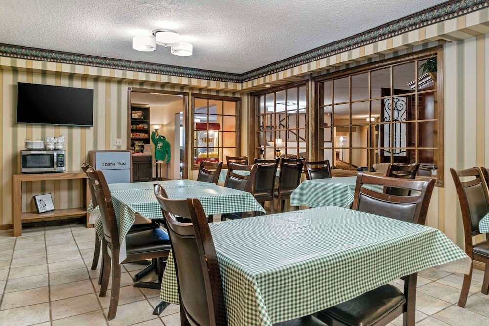 Фото Quality Inn Saint Ignace