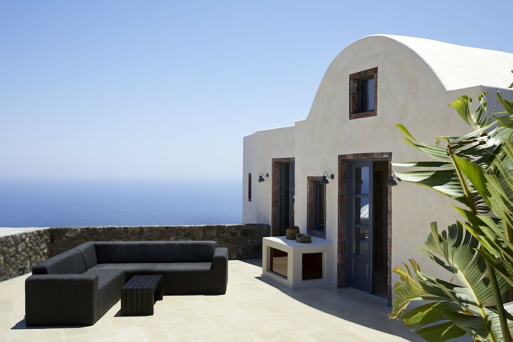 Фото White Pearl Cavalieri - Adults Only