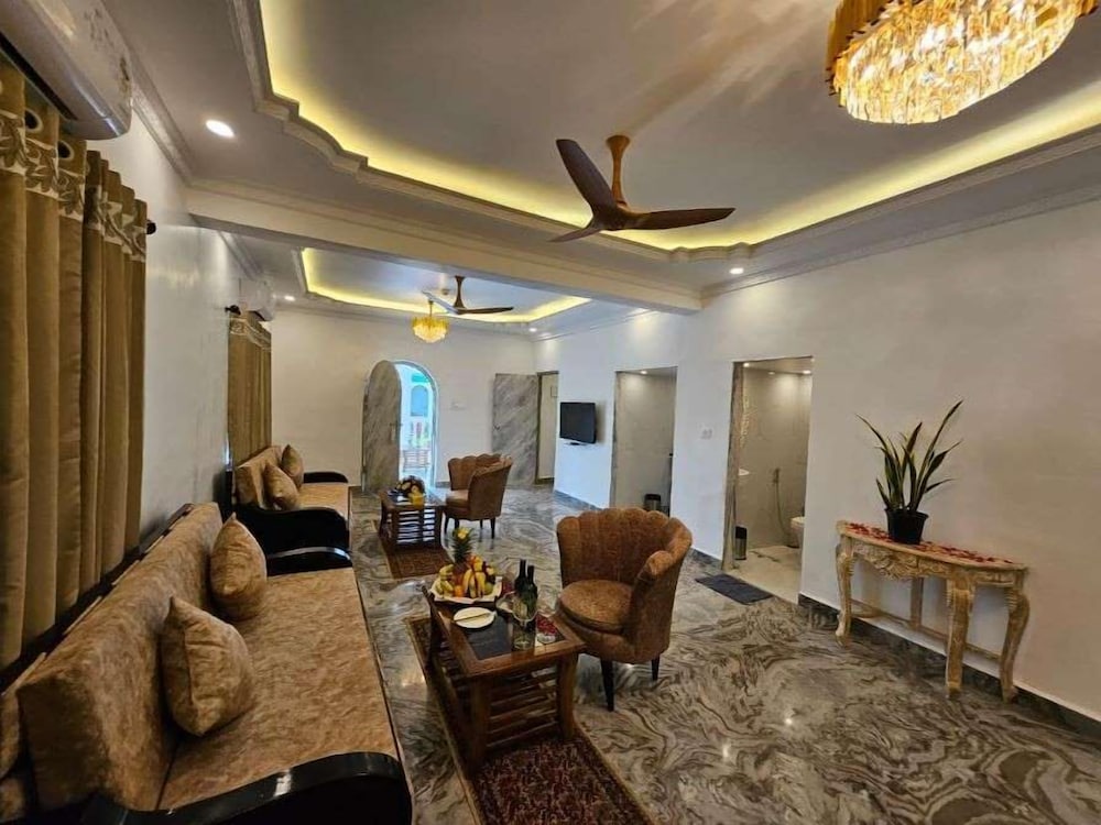 Фото Paradise Village Beach Resort