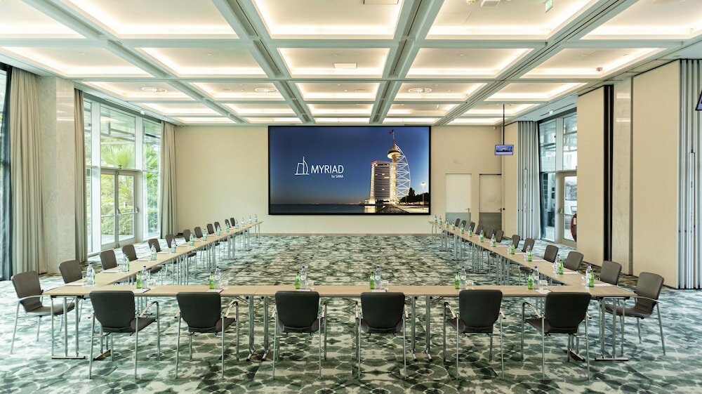 Фото Myriad by Sana Hotels