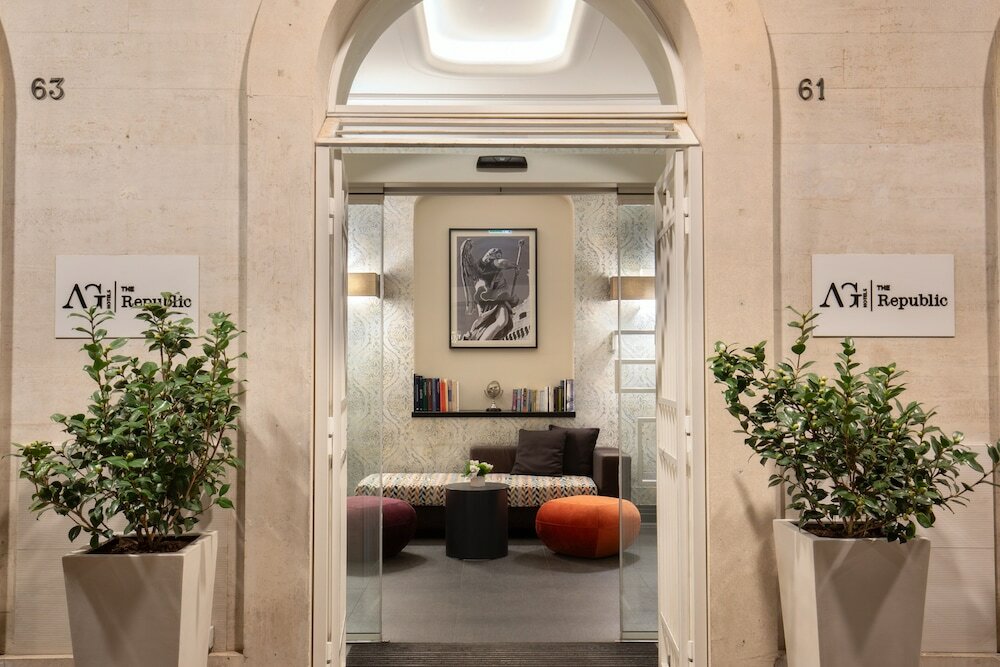 Фото The Republic Hotel