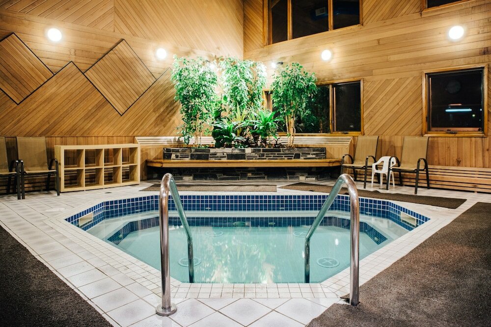 Фото Mountaineer Lodge