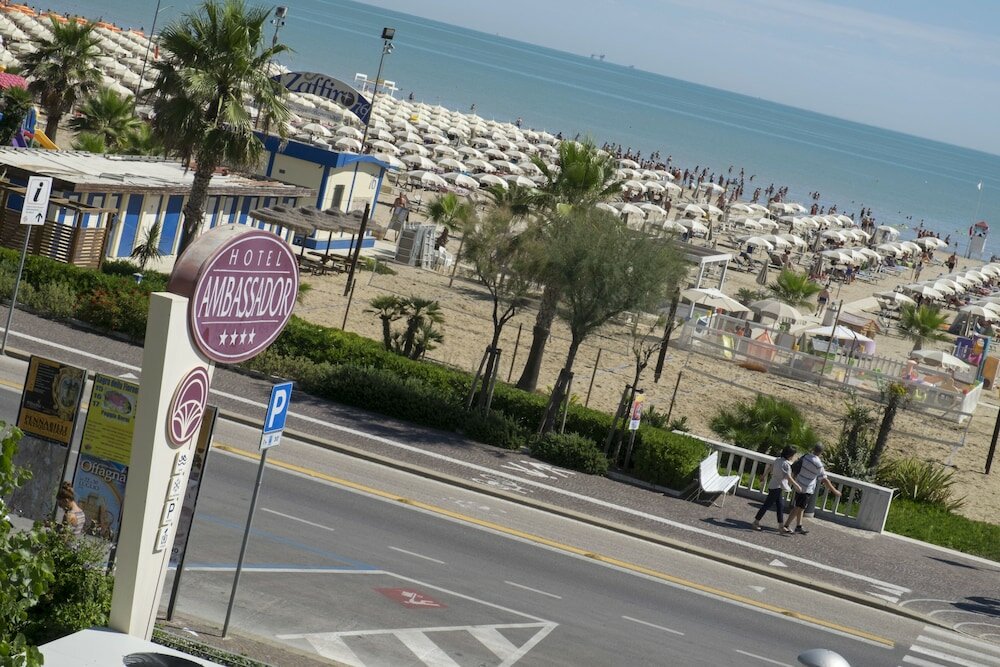 Фото Hotel Ambassador