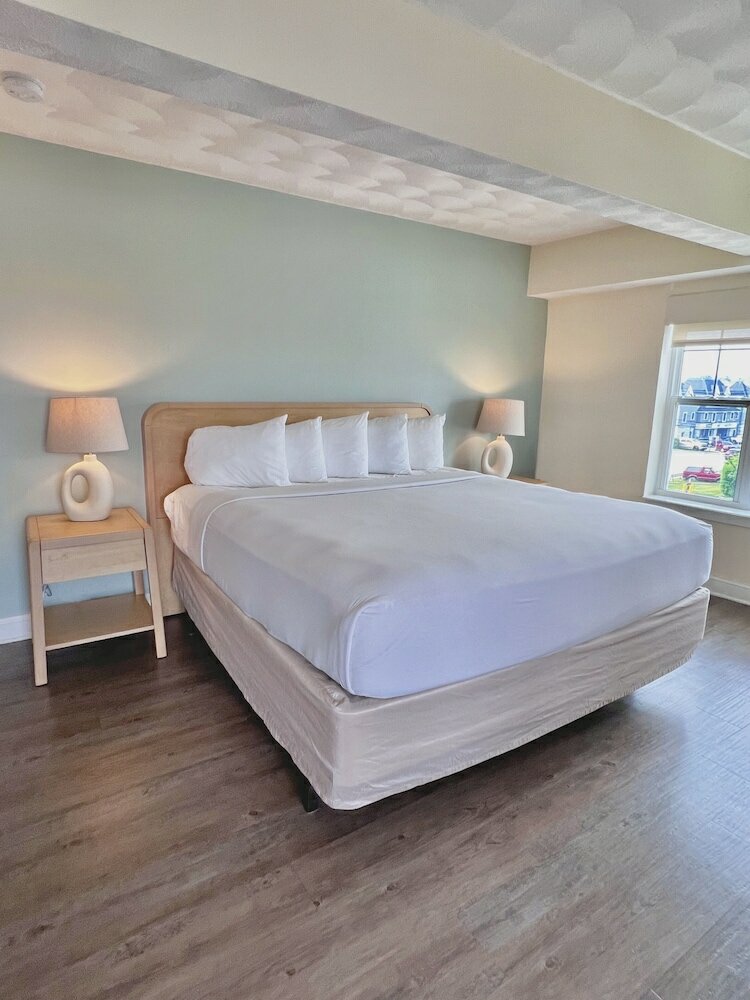 Фото Atlantic Beach Hotel Newport