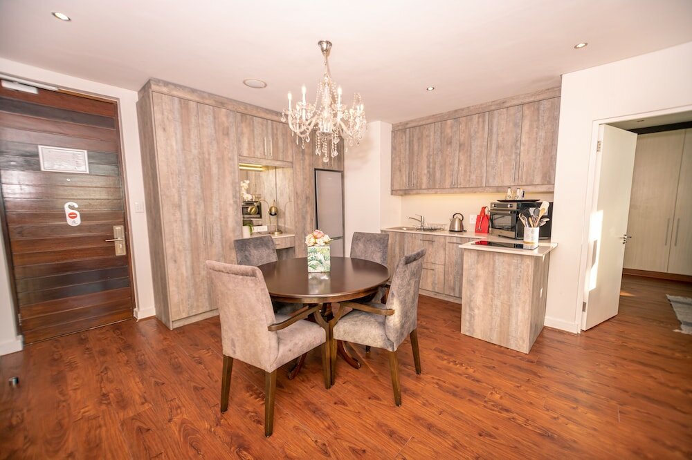 Фото Newkings Boutique Hotel