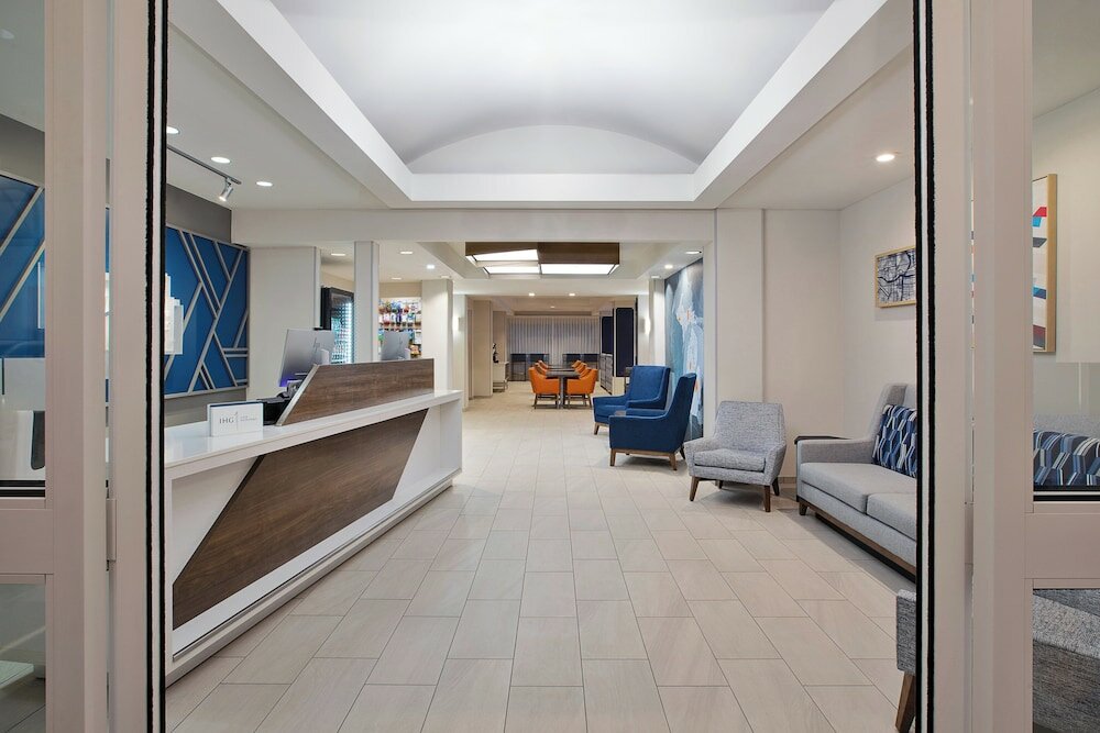 Фото Holiday Inn Express Hotel & Suites Grand Rapids-North, an Ihg Hotel