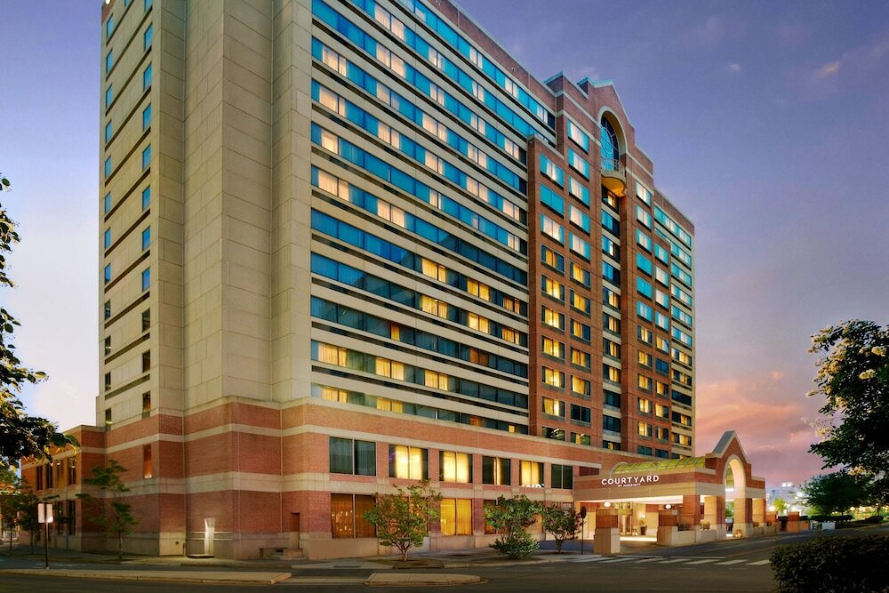 Фото Courtyard by Marriott Arlington Crystal City/Reagan National