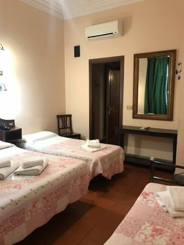 Фото Hotel Panda