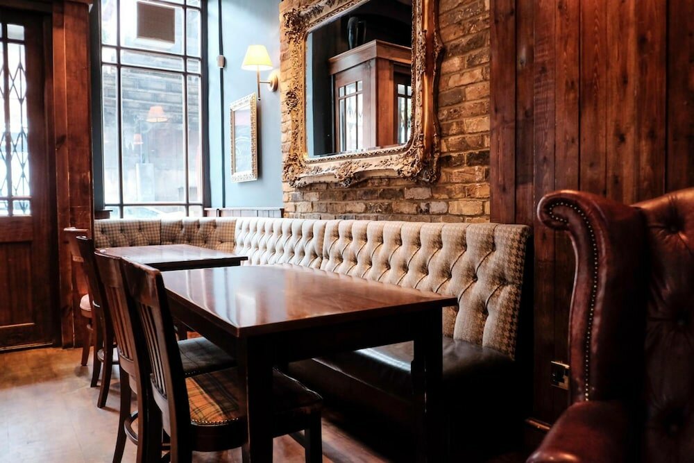 Фото The Wellington Hotel