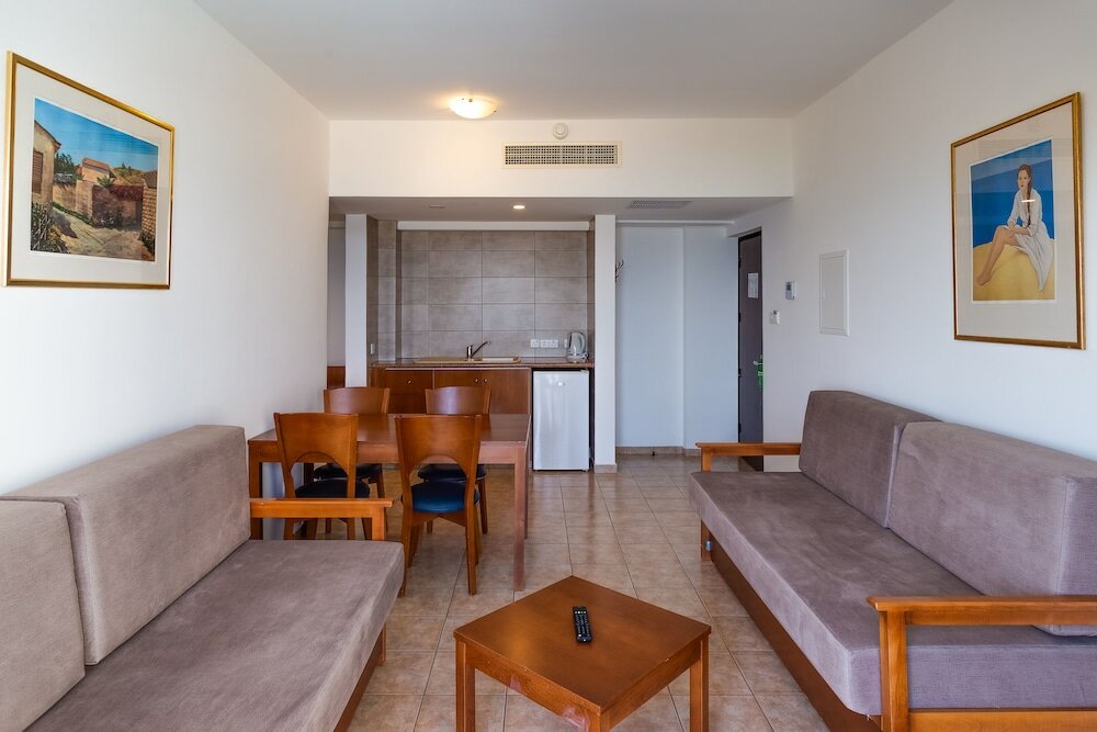 Фото Tetyk Hotel Apartments