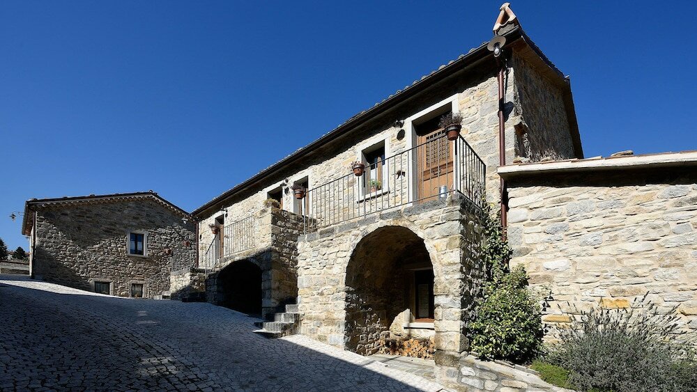 Фото Borgotufi Albergo Diffuso