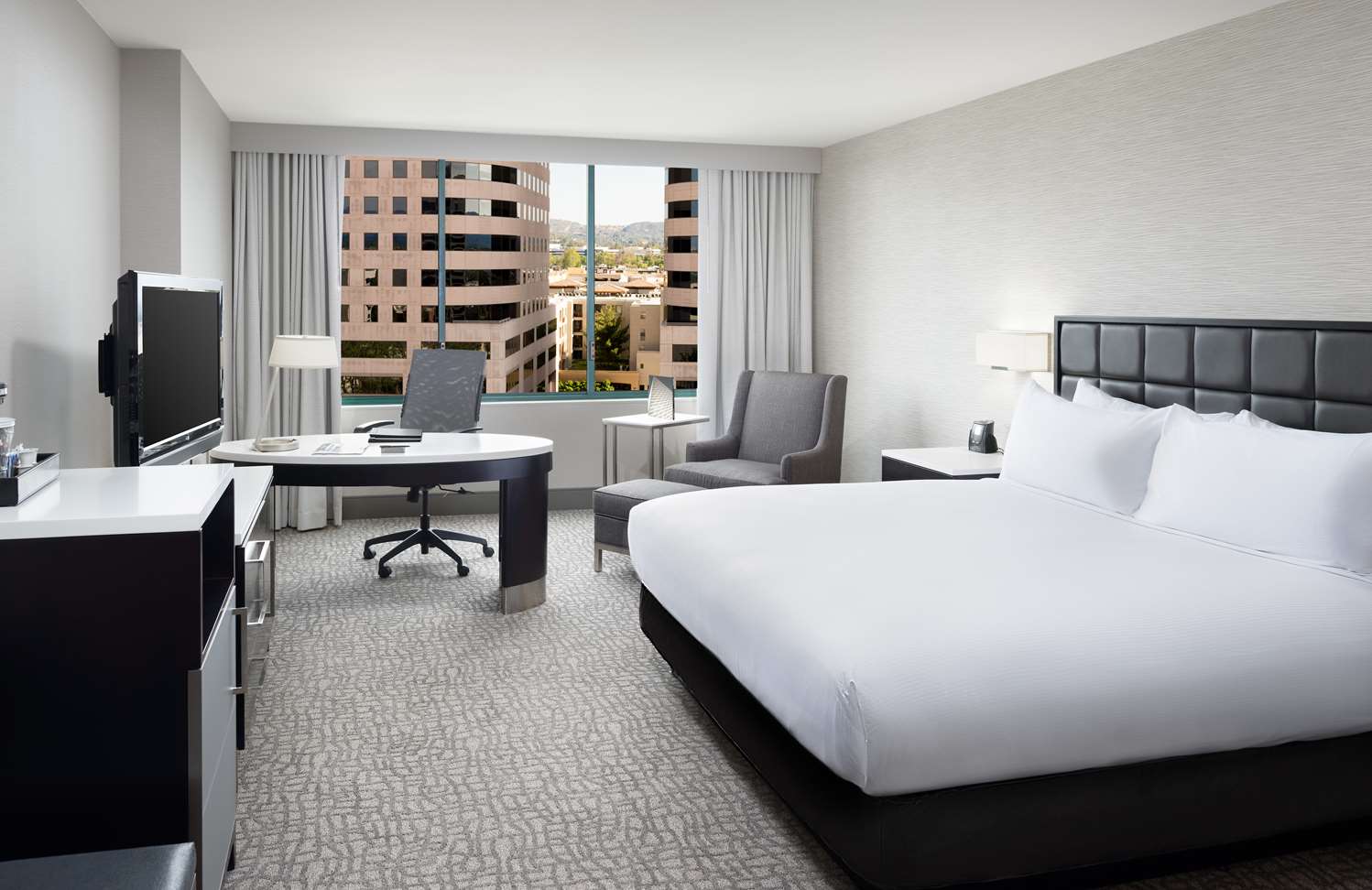 Фото Hilton Woodland Hills/Los Angeles